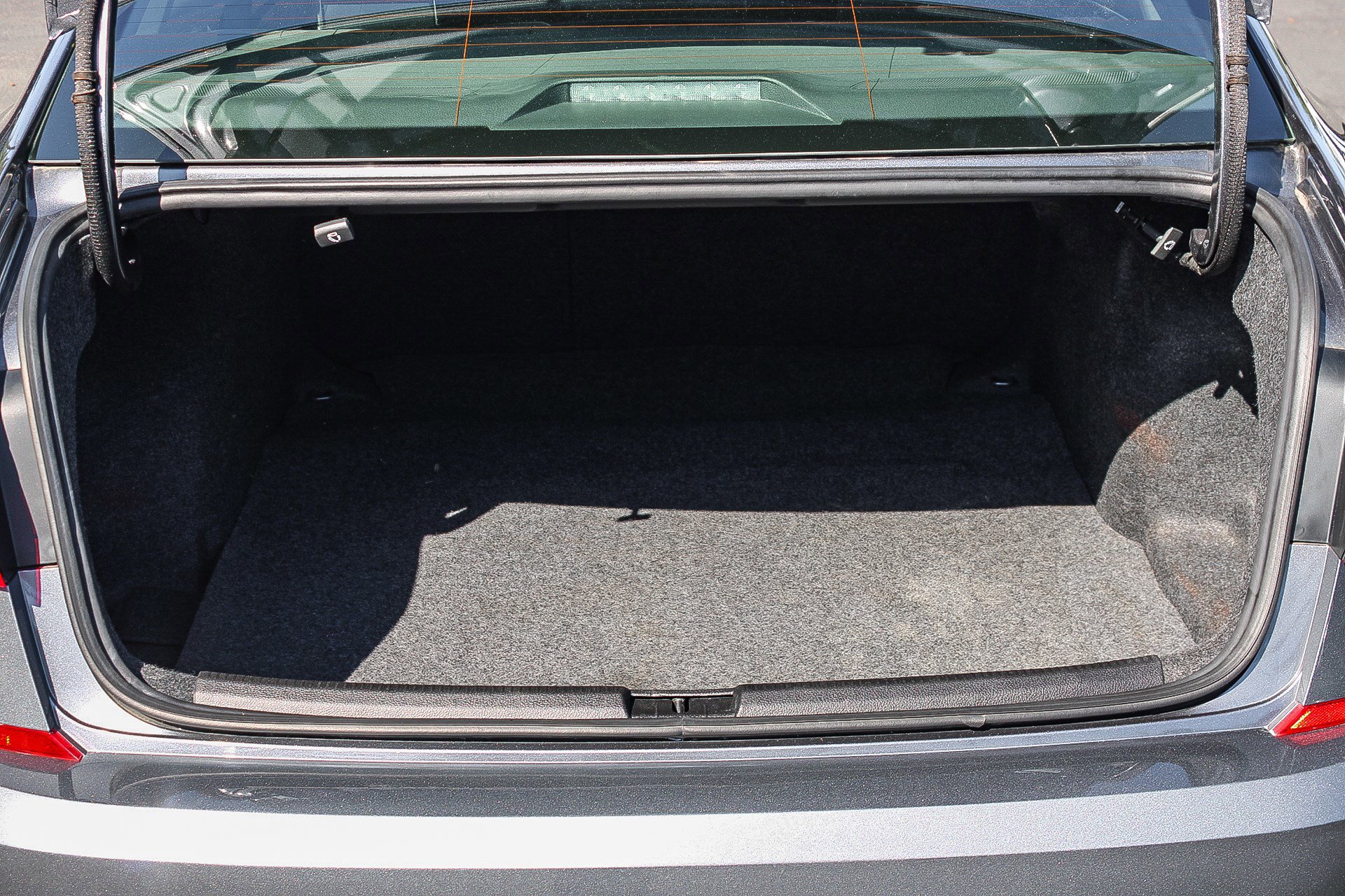 Used 2021 Volkswagen Passat 2.0T R-Line image 26