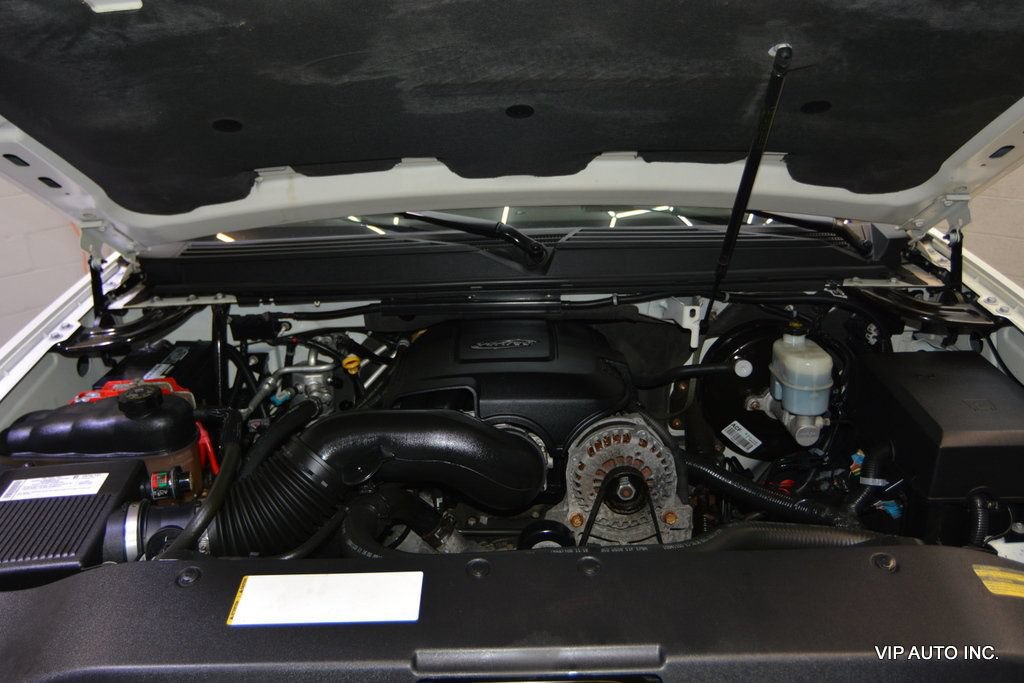 Used 2007 Cadillac Escalade AWD w/ Information Package image 38