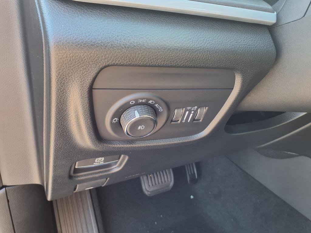 New 2025 Jeep Grand Cherokee L Limited w/ Luxury Tech Group II image 10