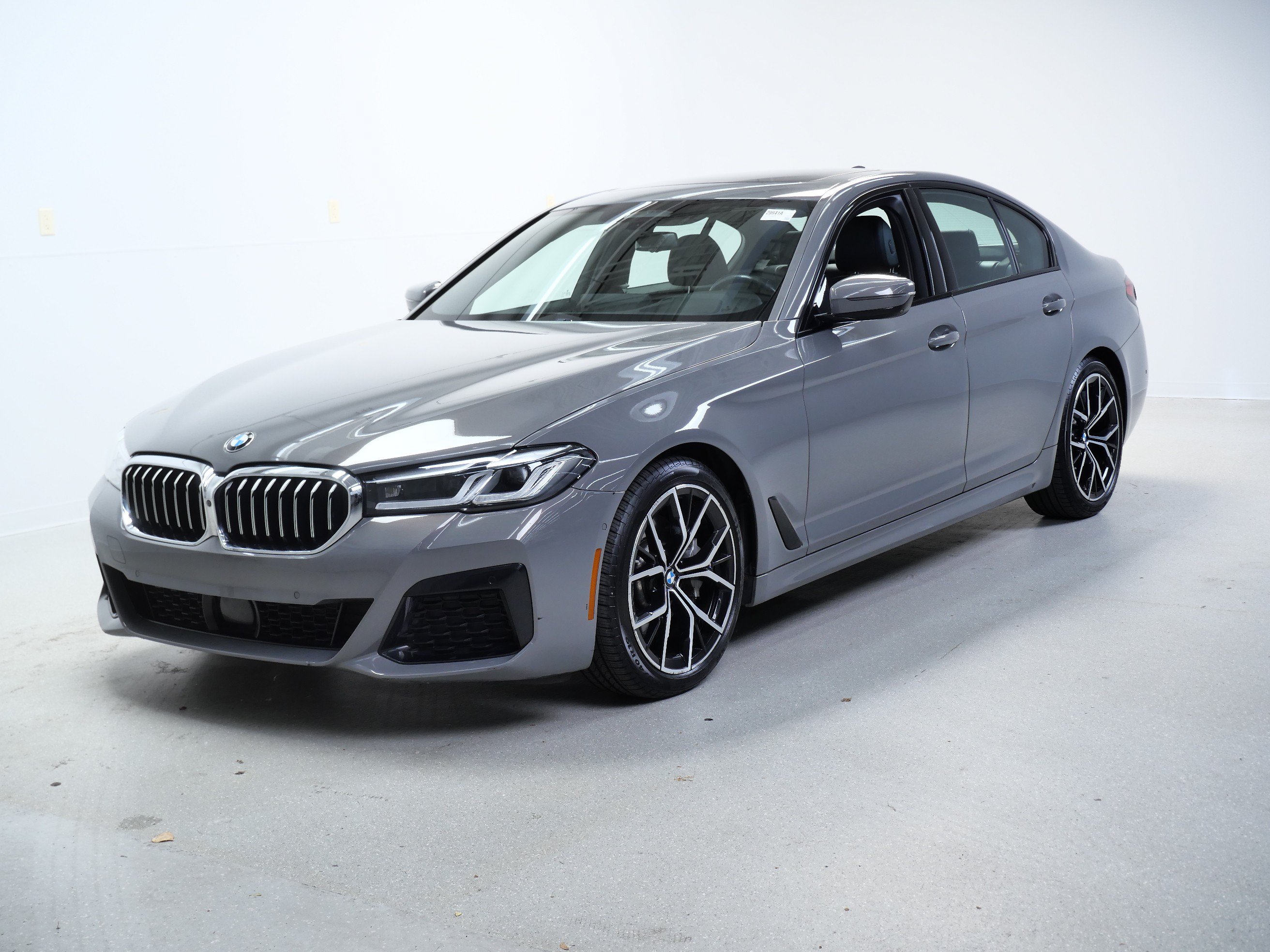 Used 2021 BMW 530i xDrive AWD/4WD image 8