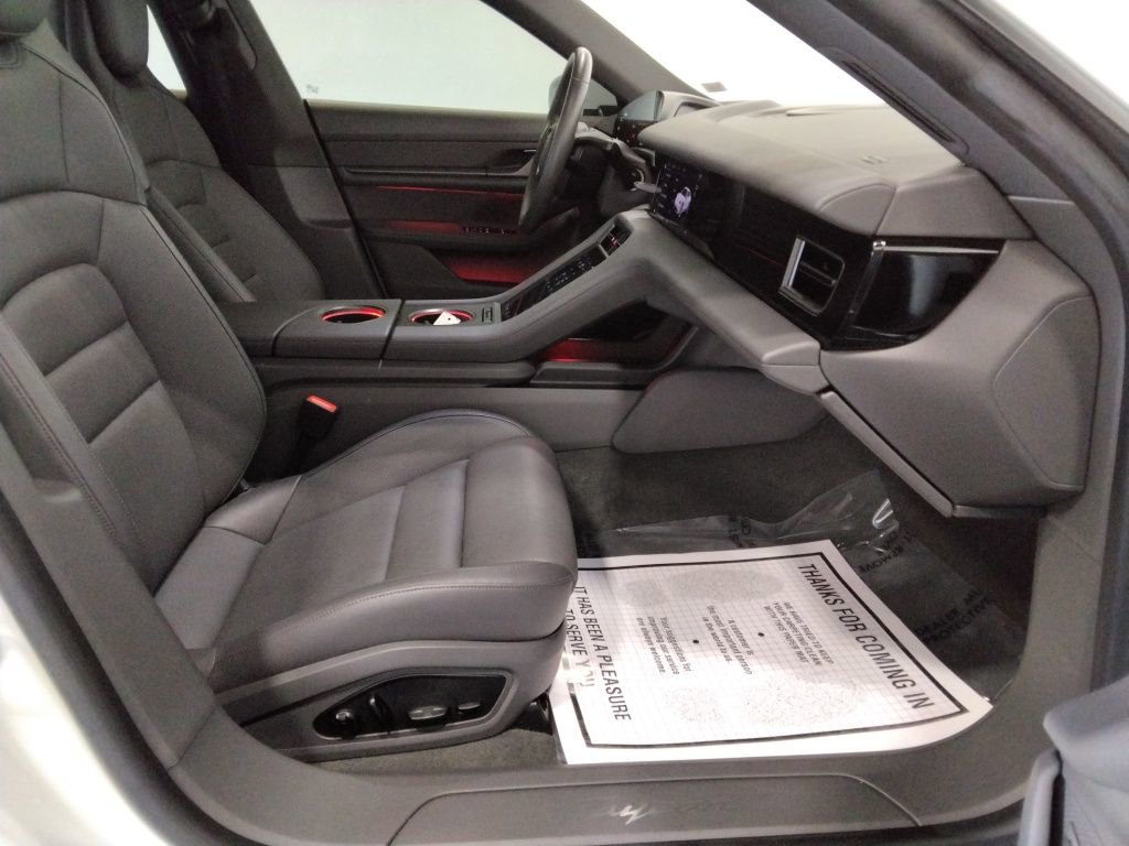 Used 2022 Porsche Taycan image 49