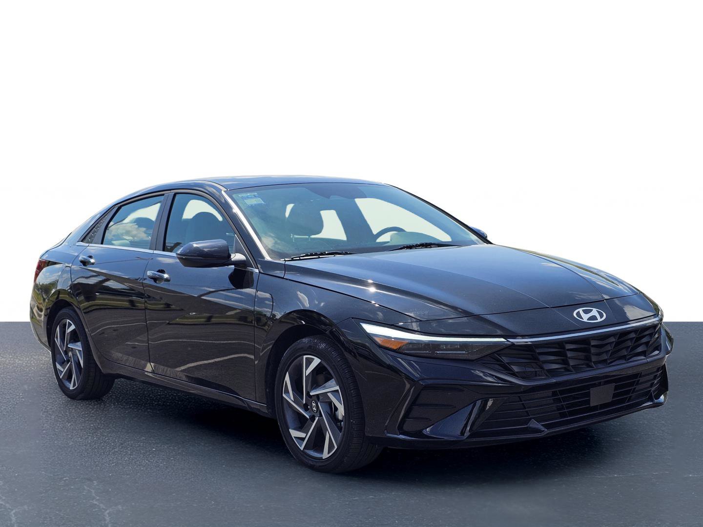 Used 2025 Hyundai Elantra Limited image 5