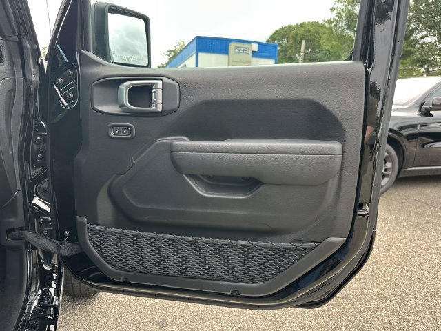Certified 2022 Jeep Wrangler Unlimited Sport AWD/4WD image 23