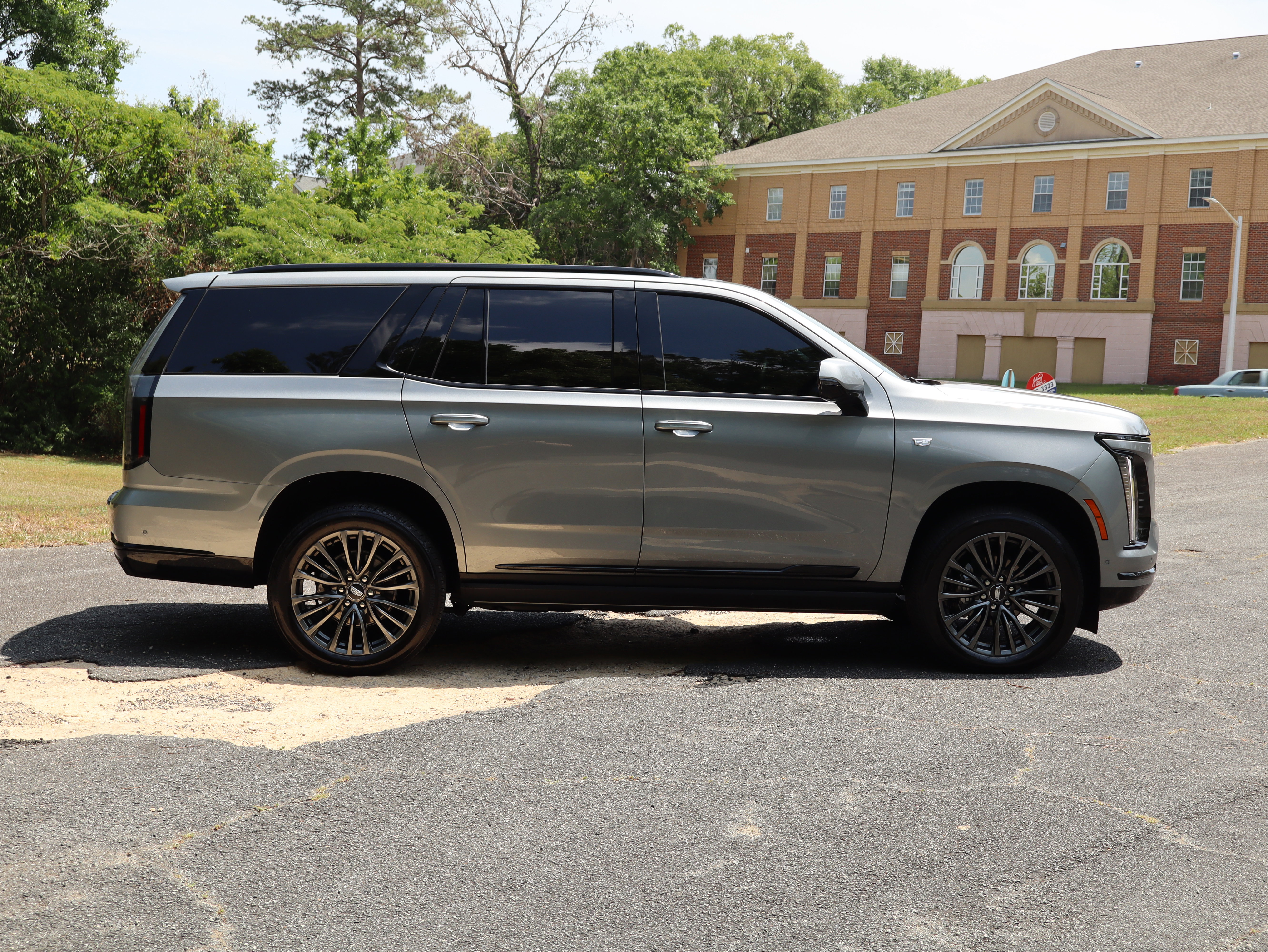 Certified 2026 Cadillac Escalade Platinum Sport w/ LPO, Floor Liner Package AWD/4WD image 8