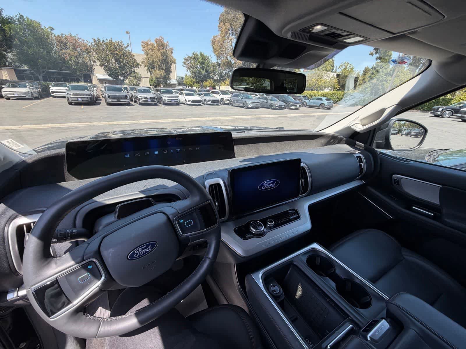 Used 2025 Ford Expedition Max Active AWD/4WD image 8