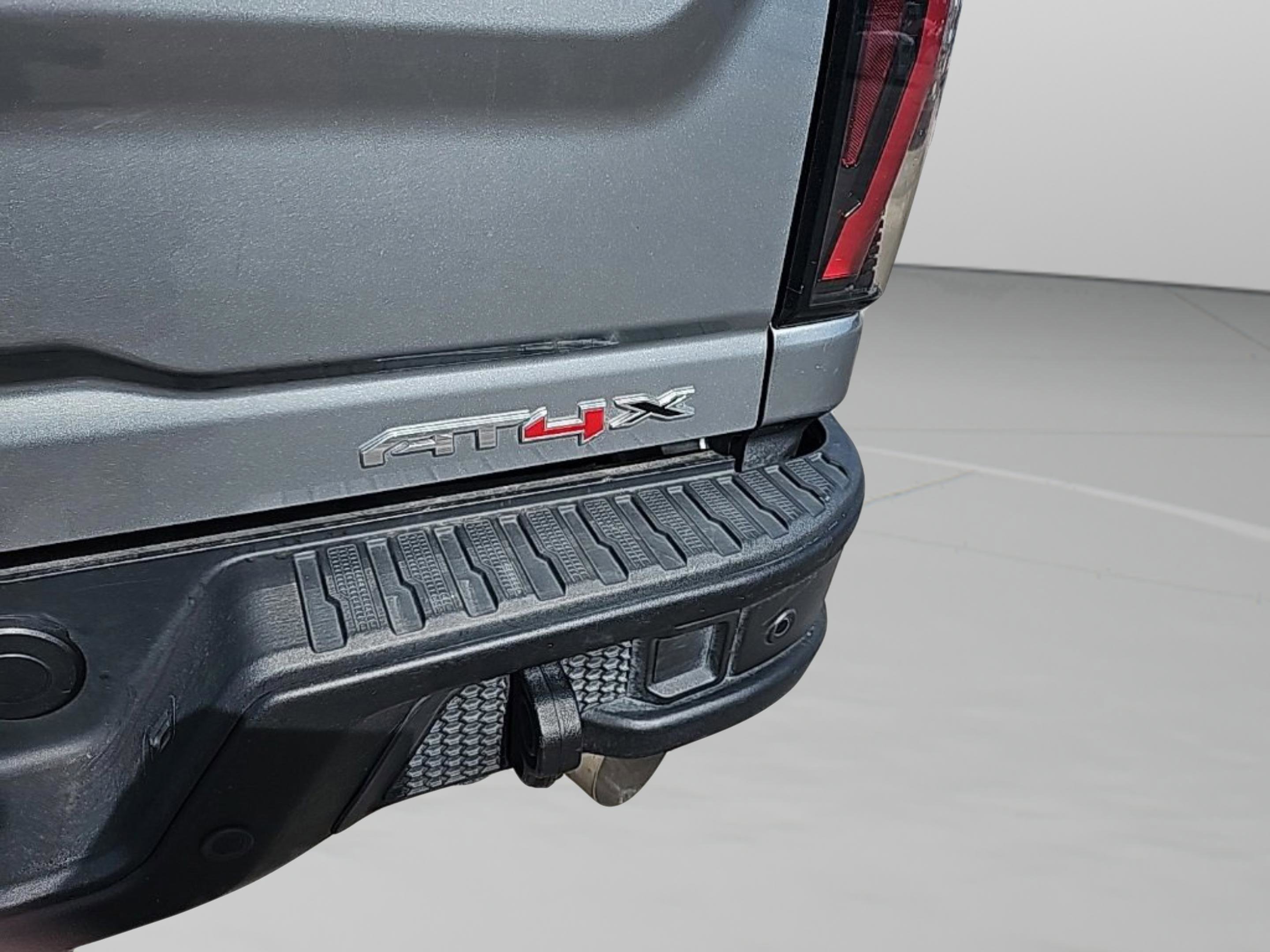 Used 2024 GMC Sierra 2500 AT4X w/ AT4X AEV Edition image 32