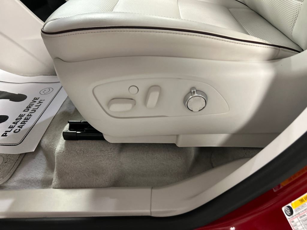 Used 2025 Buick Enclave Avenir w/ Super Cruise Package image 13