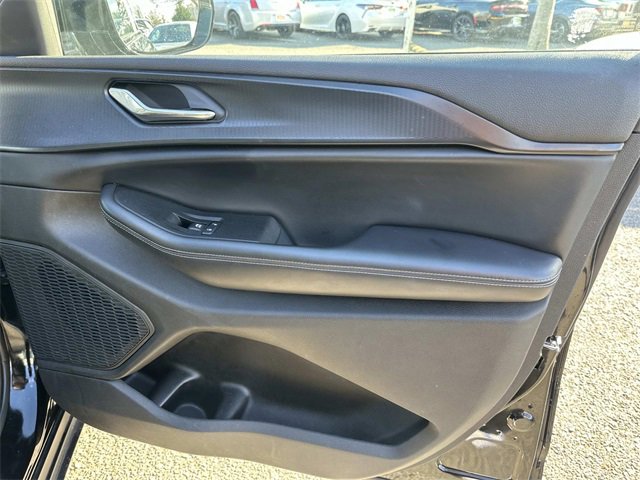 Certified 2024 Jeep Grand Cherokee Altitude image 8