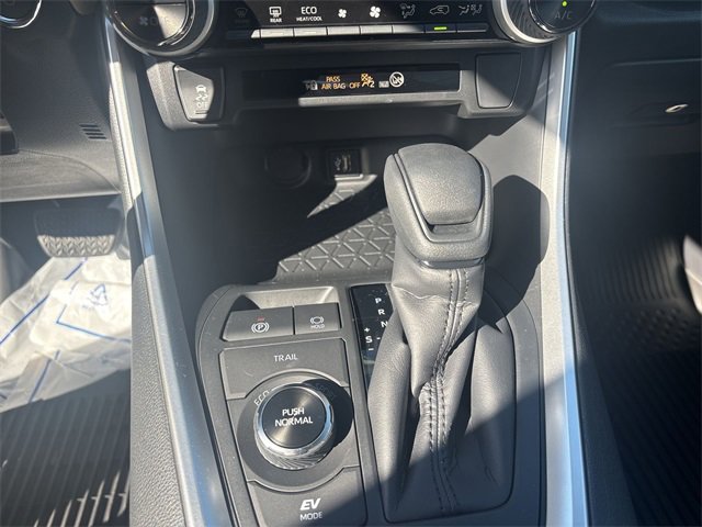 Used 2025 Toyota RAV4 XLE w/ Convenience Package image 20