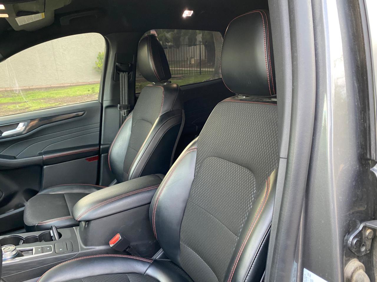 Used 2025 Ford Escape ST-Line w/ Equipment Group 301A FWD image 23