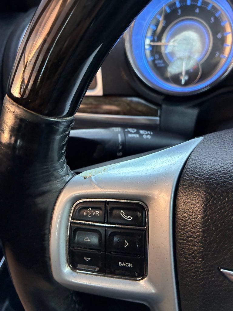 Used 2014 Chrysler 300 C w/ Beats Audio Group RWD image 28