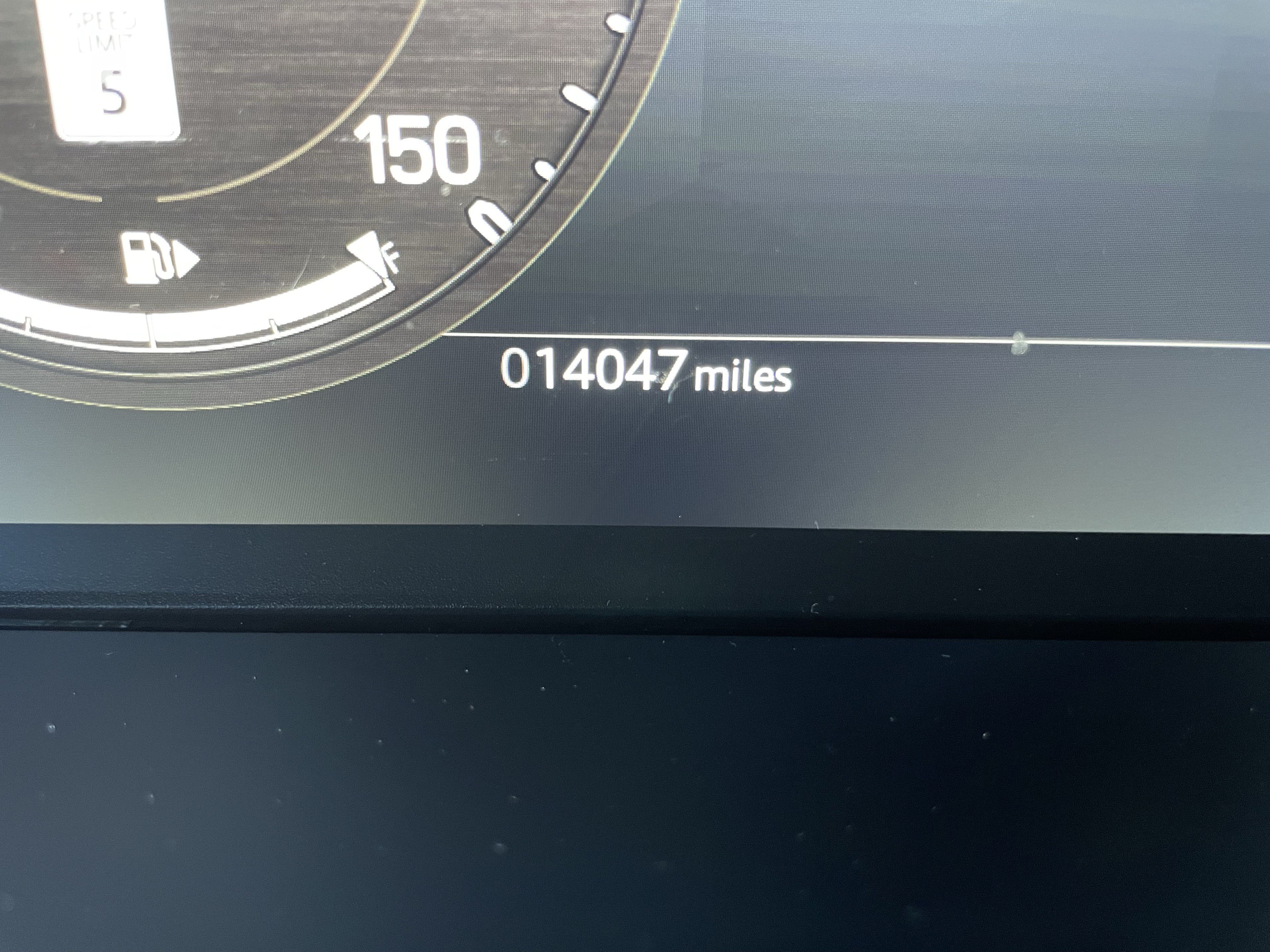 Certified 2025 Land Rover Defender 110 X-Dynamic SE AWD/4WD image 25