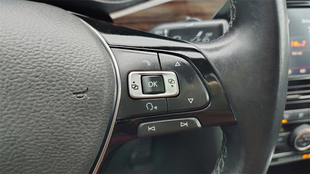 Used 2020 Volkswagen Passat 2.0T SEL image 15