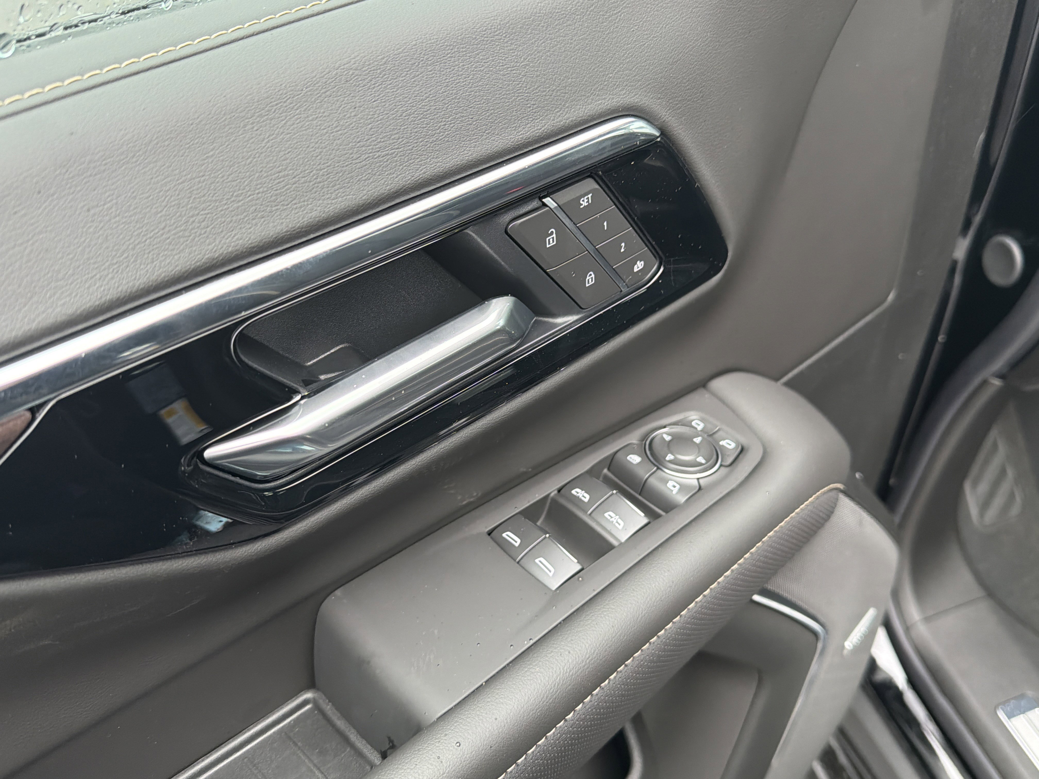 New 2026 Chevrolet Suburban Premier image 15