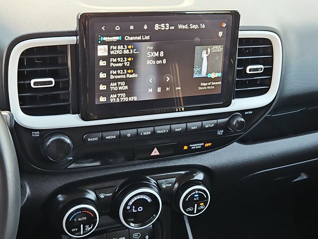 Used 2025 Hyundai Venue Limited FWD image 19