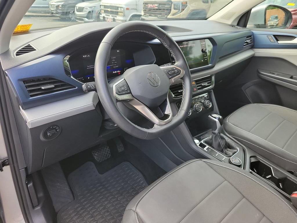 Used 2024 Volkswagen Taos SE AWD/4WD image 21
