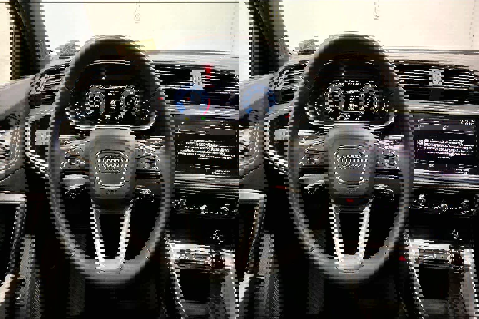 Certified 2025 Audi Q3 2.0T Premium image 8