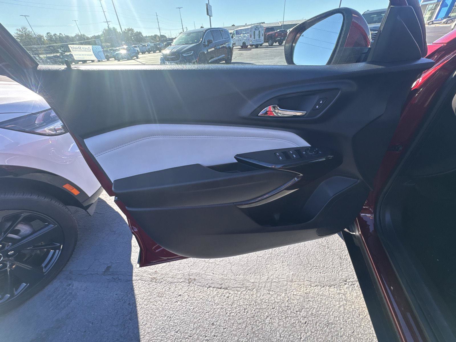 Used 2025 Chevrolet Trax LT w/ Driver Confidence Package FWD image 8