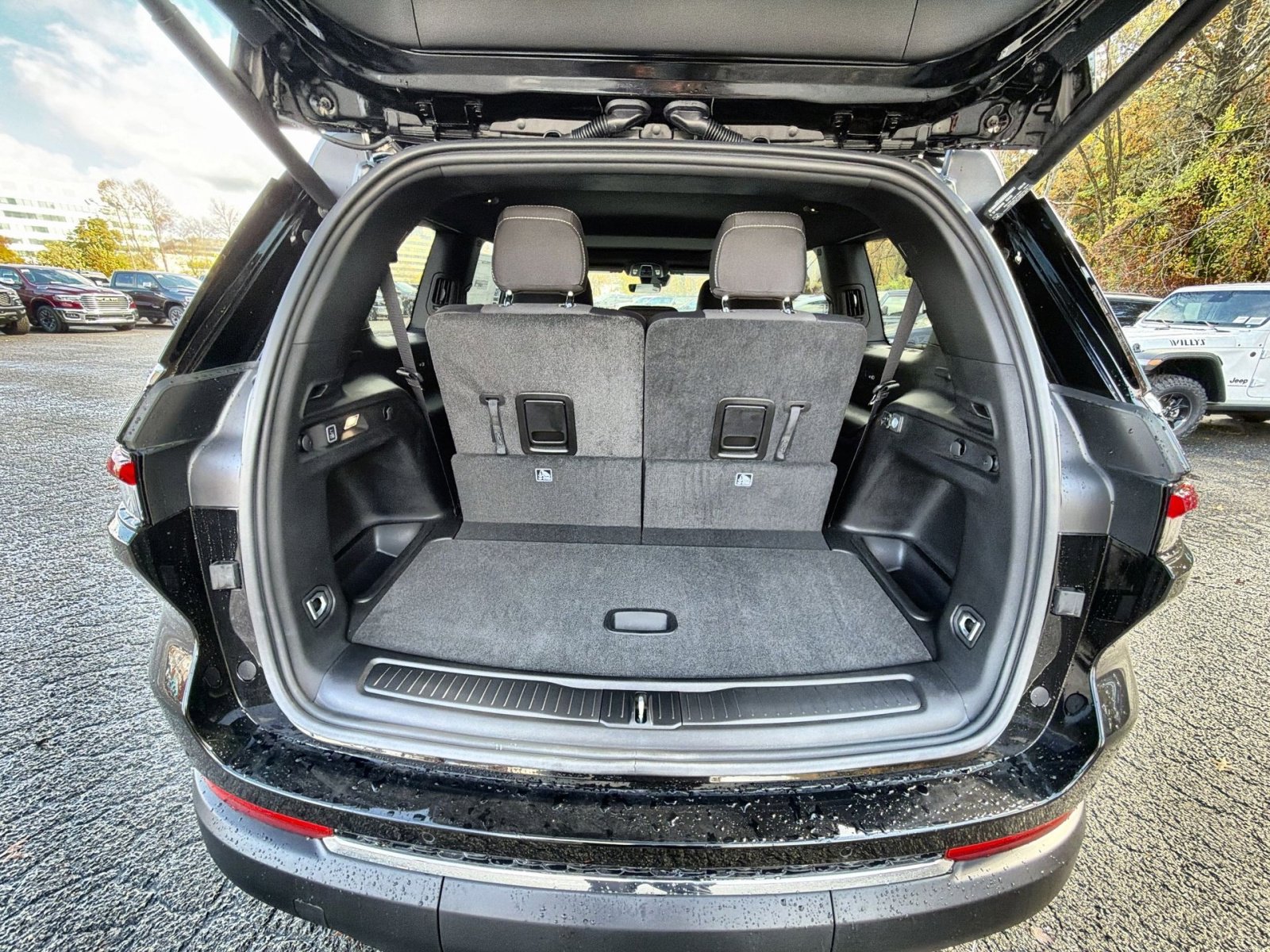 New 2025 Jeep Grand Cherokee L Laredo w/ Luxury Tech Group I image 26