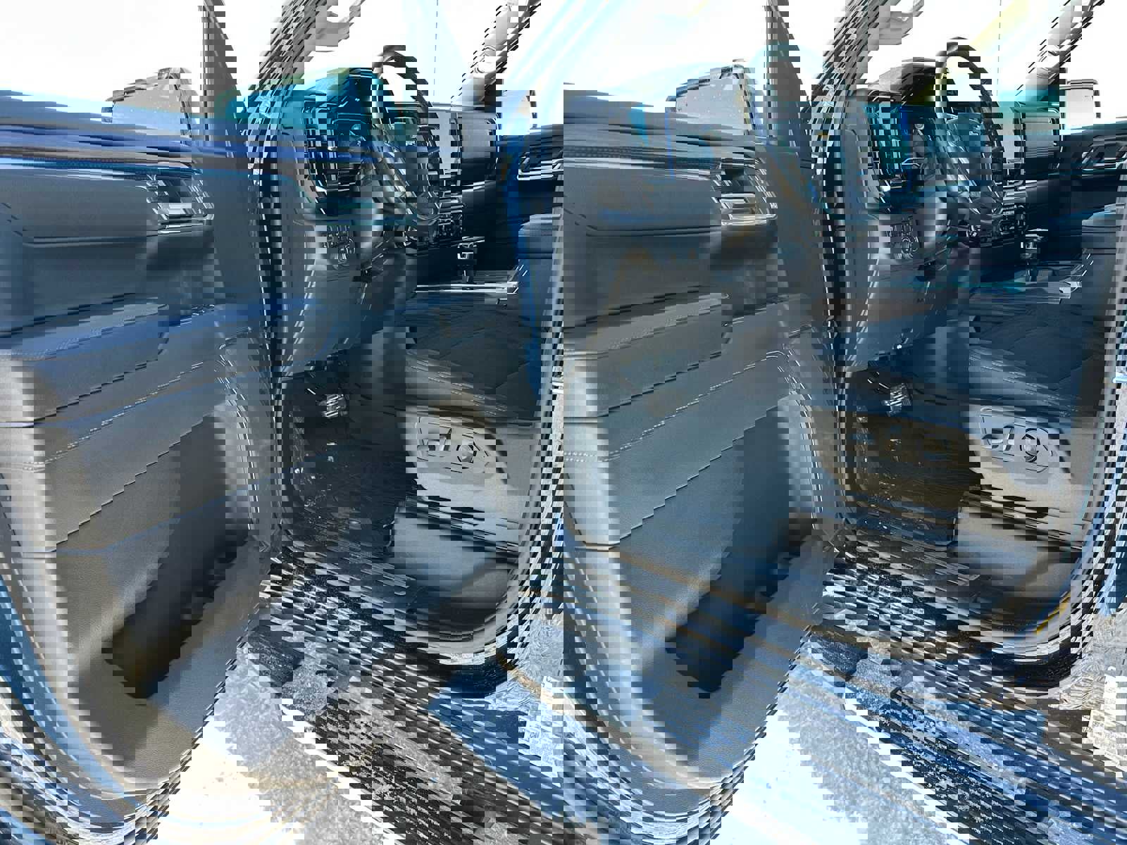 Used 2022 Chevrolet Silverado 1500 LT w/ Diesel Off-Road Package image 19