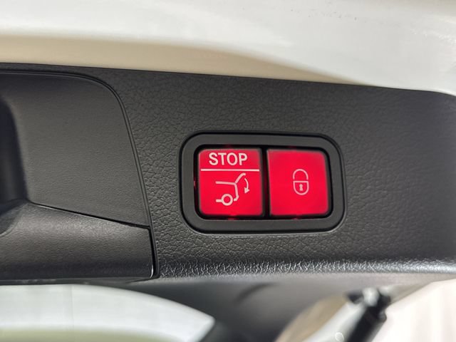 Used 2022 Mercedes-Benz GLB 250 4MATIC image 27