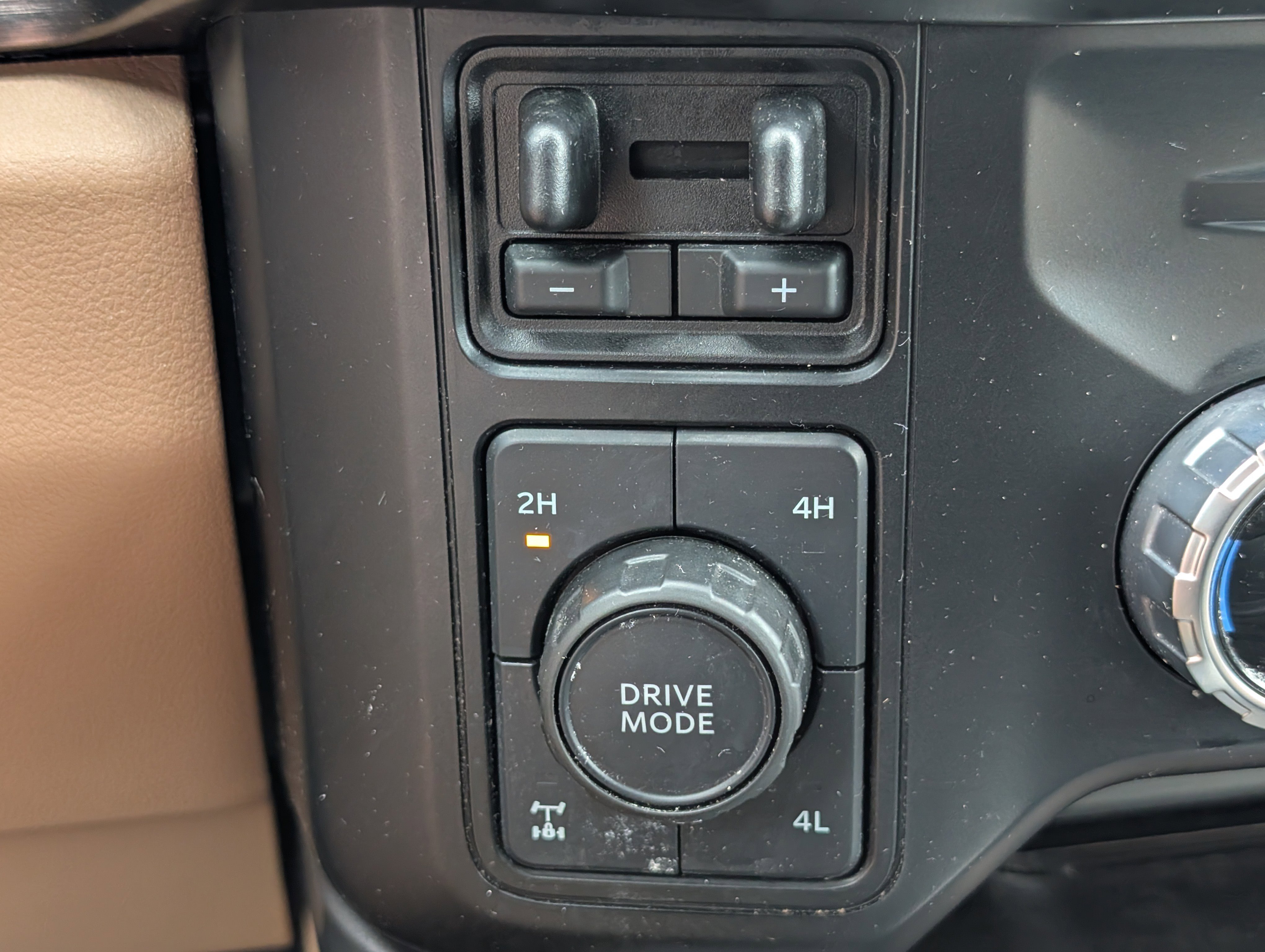 Certified 2023 Ford F350 Lariat w/ Black Appearance Package AWD/4WD image 24