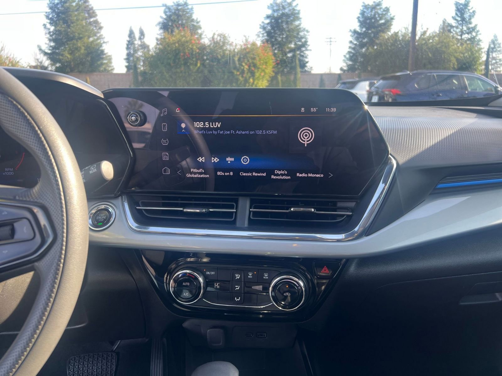 Used 2025 Chevrolet Trax LT image 18