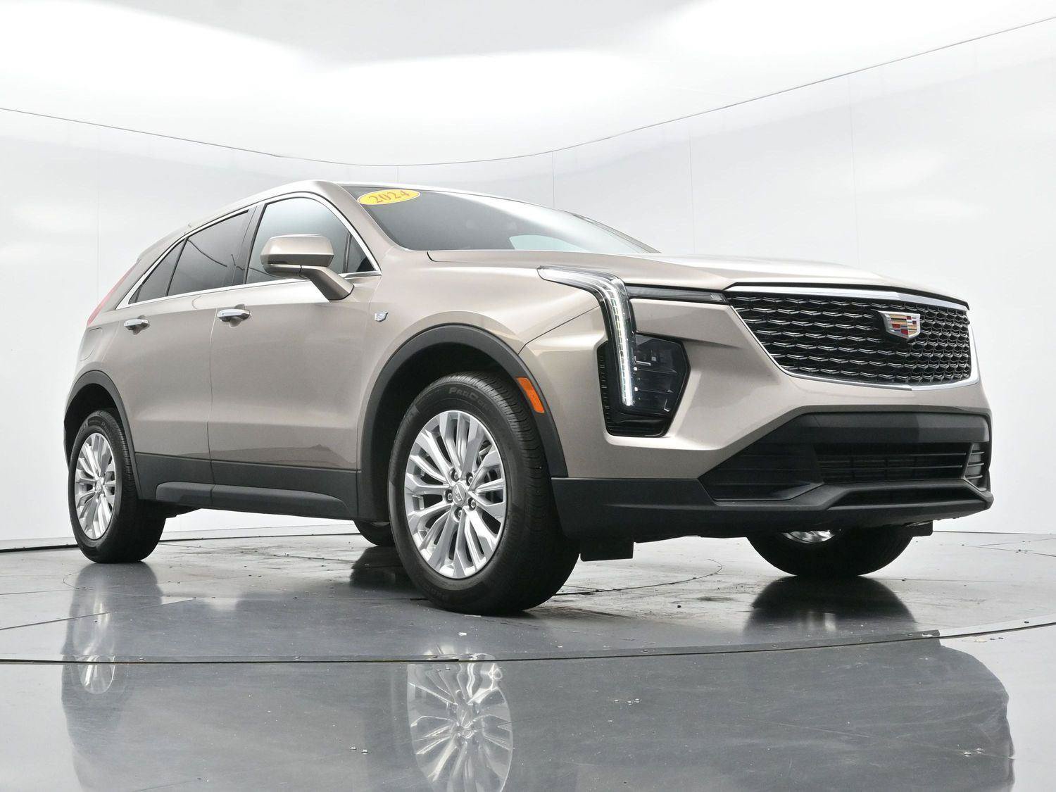 Certified 2024 Cadillac XT4 Luxury w/ Cold Weather Package FWD image 40