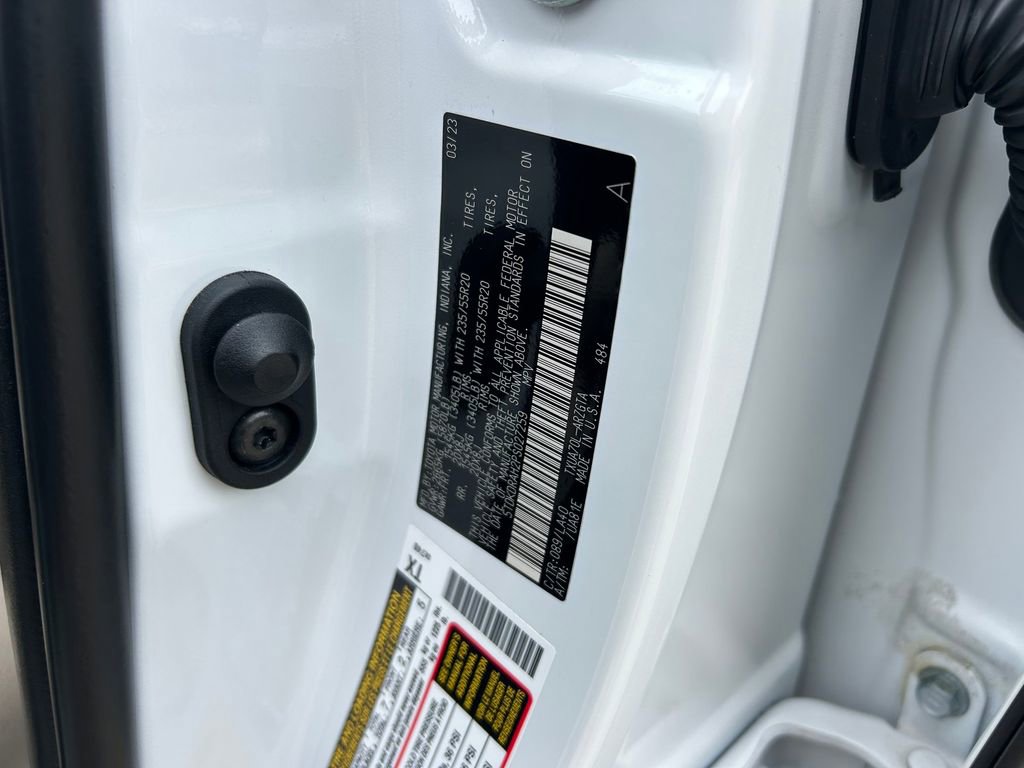 Used 2023 Toyota Highlander Platinum image 10