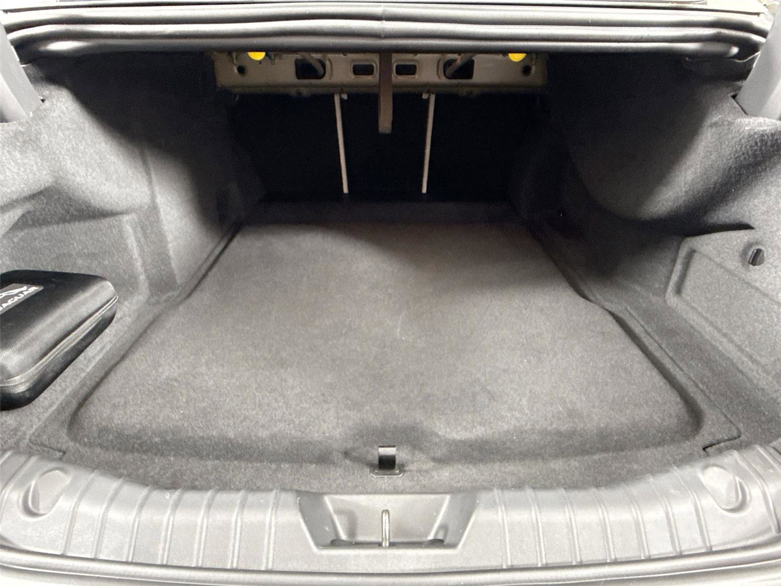 Used 2024 Jaguar XF R-Dynamic SE image 41