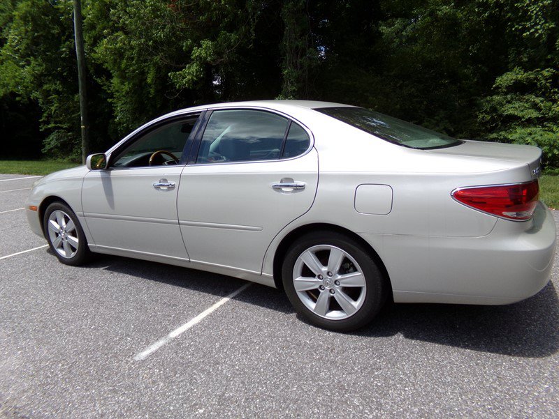 Used 2005 Lexus ES 330 FWD image 9