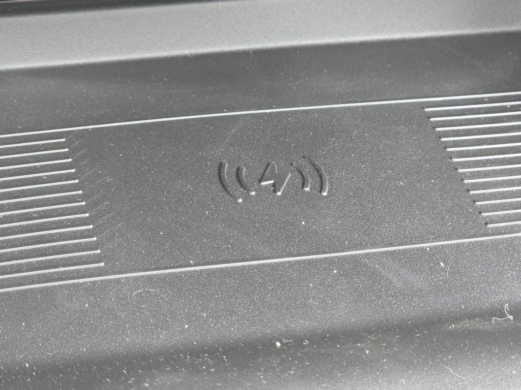 New 2025 Land Rover Discovery Sport Dynamic SE image 11