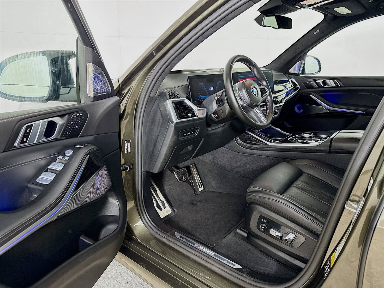 Used 2024 BMW X7 M60i w/ Executive Package AWD/4WD image 3