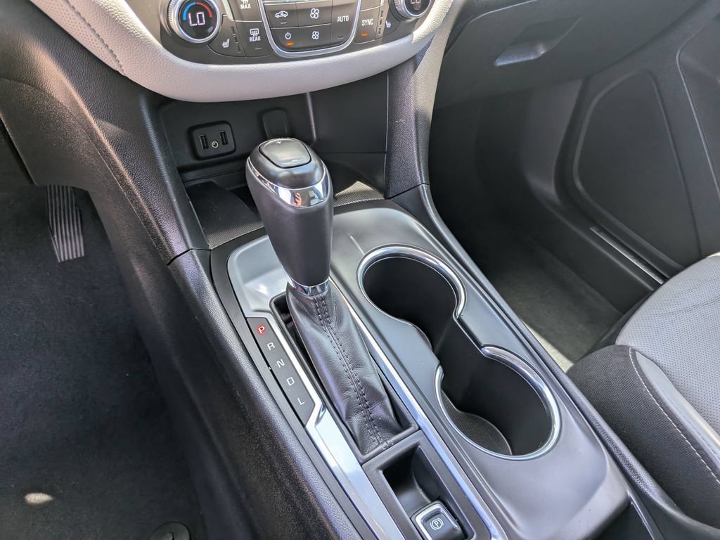 Used 2018 Chevrolet Equinox Premier FWD image 26