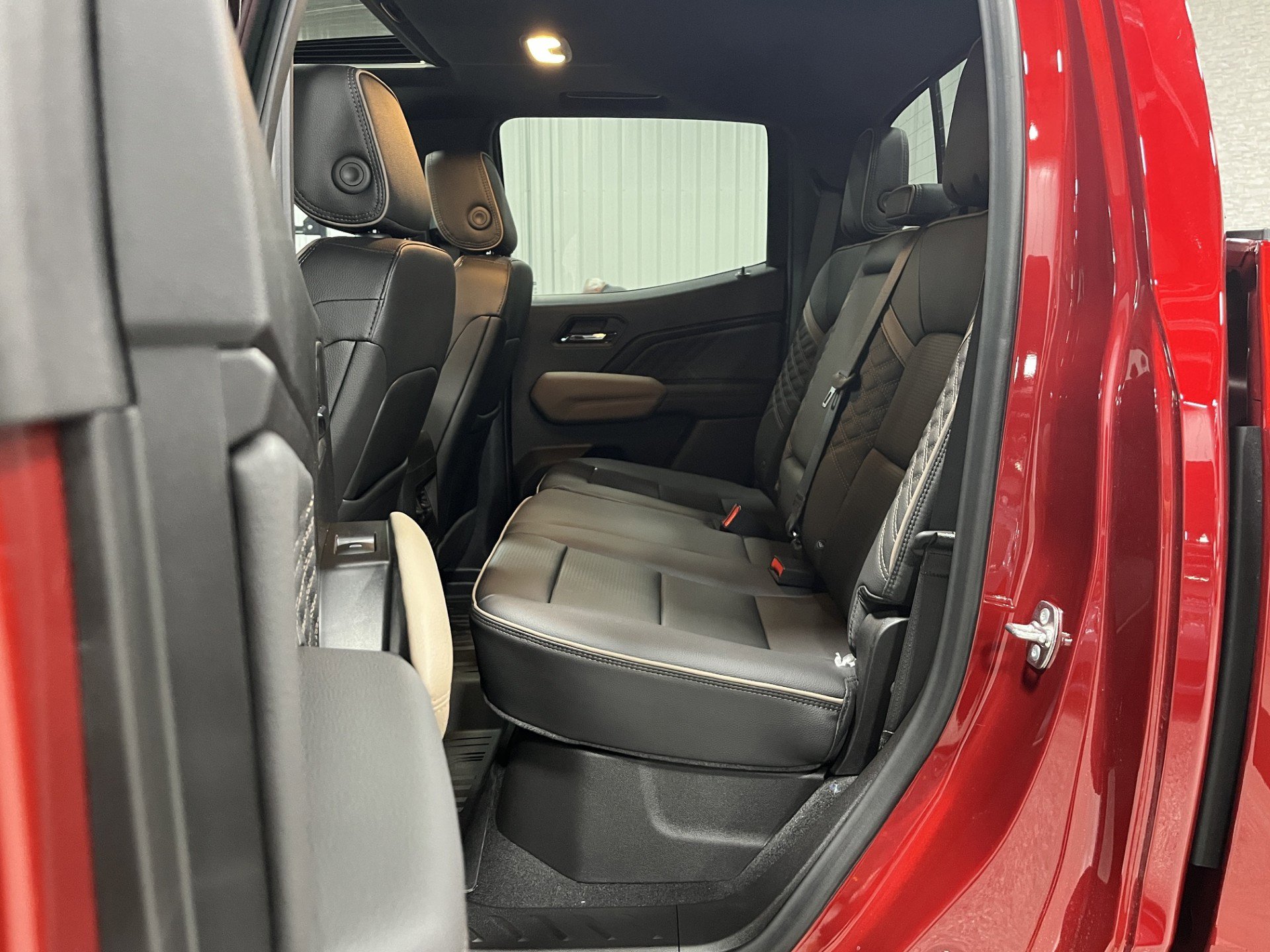 New 2026 GMC Canyon Denali AWD/4WD image 11