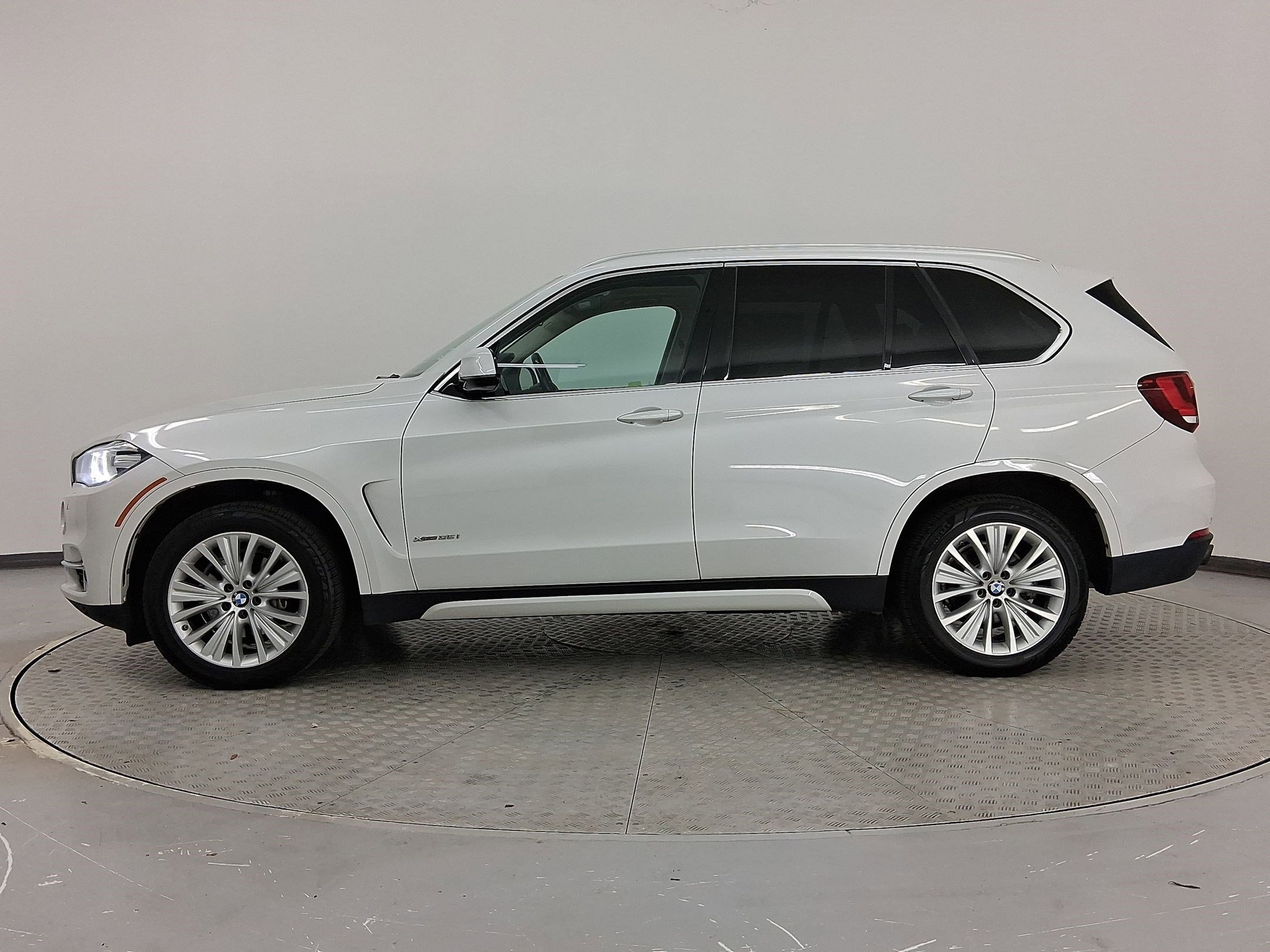 Used 2016 BMW X5 xDrive35i image 2