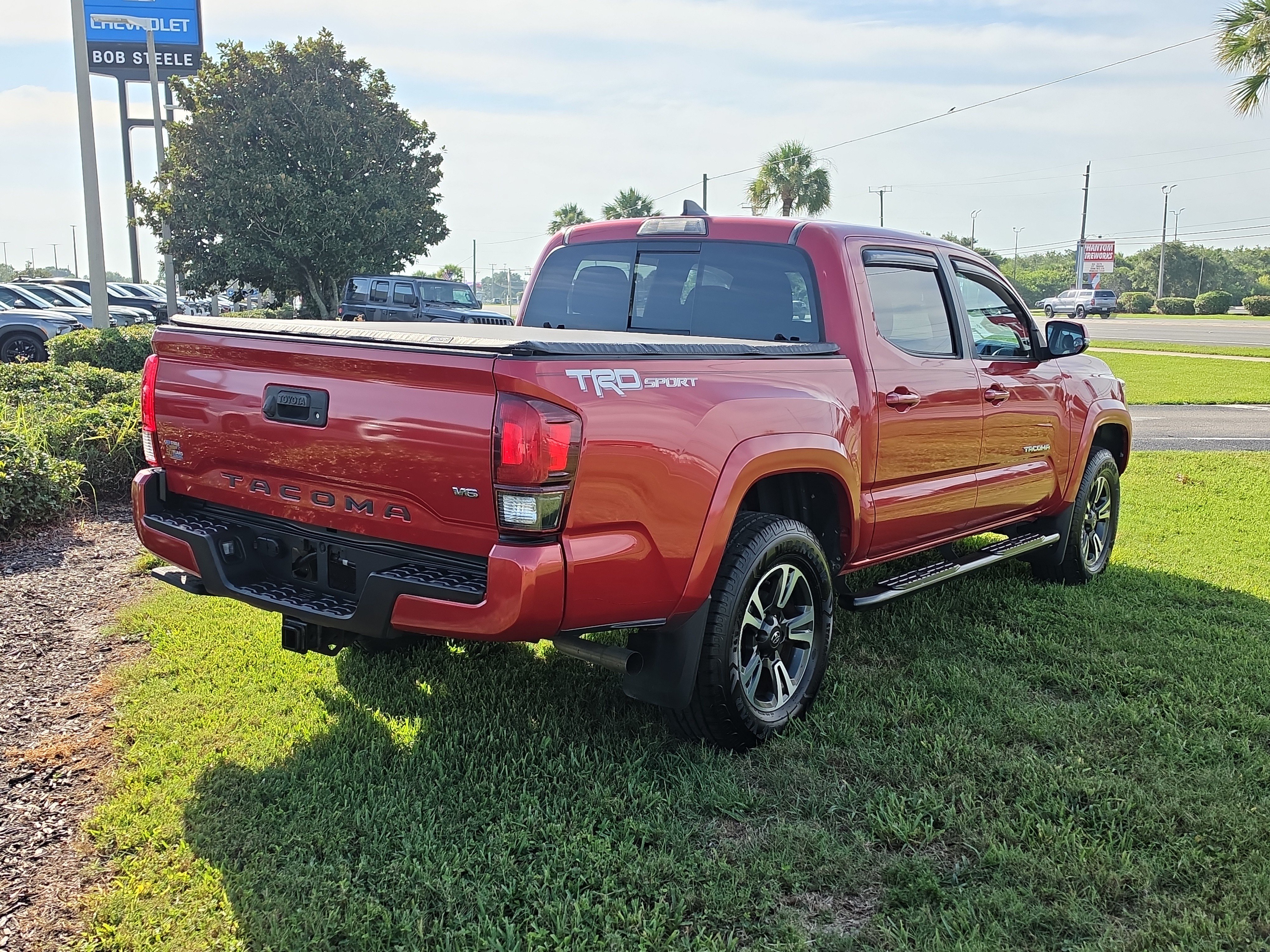 Used 2018 Toyota Tacoma TRD Sport RWD image 4
