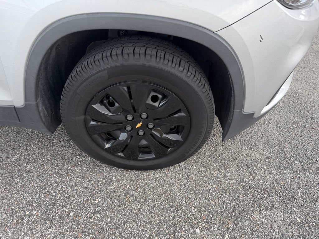 Used 2017 Chevrolet Trax LS FWD image 3