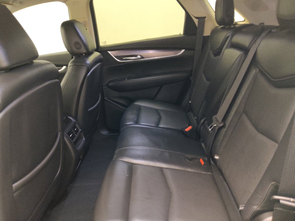 Used 2018 Cadillac XT5 Luxury w/ Driver Awareness Package FWD image 18