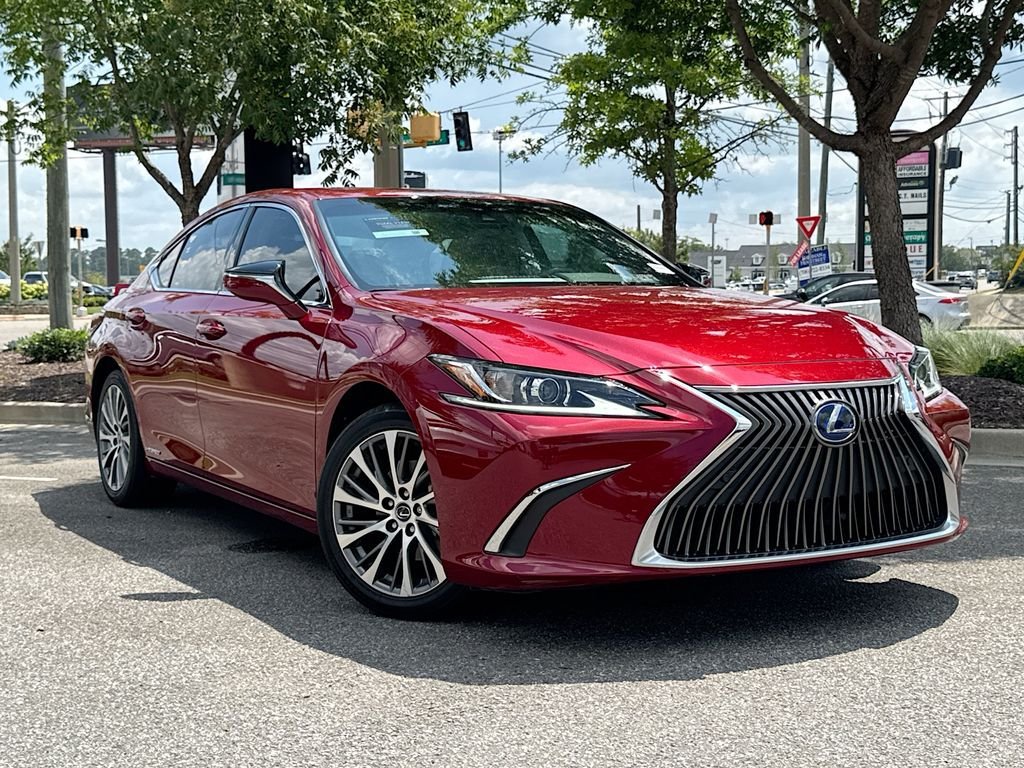 Used 2021 Lexus ES 300h w/ Premium Package FWD image 2