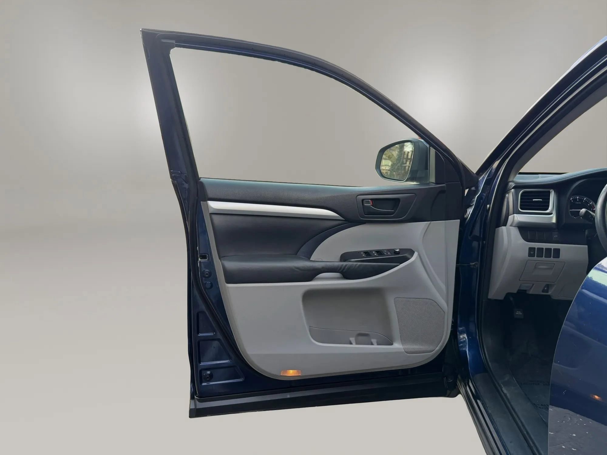 Used 2015 Toyota Highlander Plus image 14