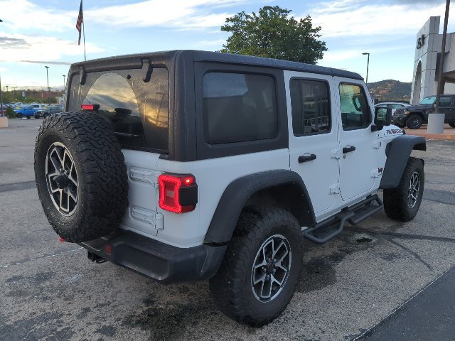 Used 2024 Jeep Wrangler Unlimited Rubicon w/ Technology Group AWD/4WD image 3