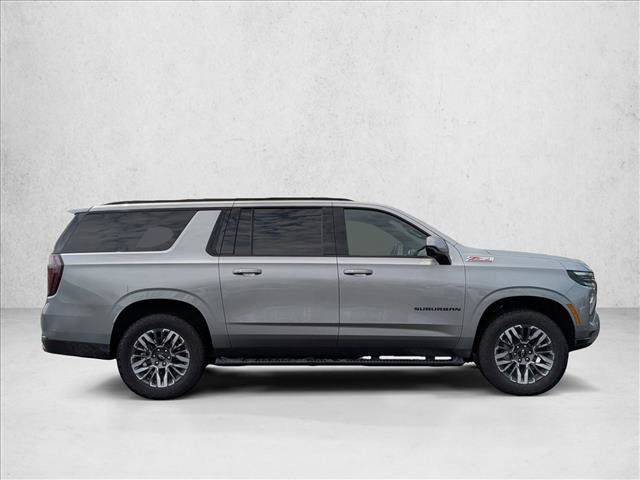 Used 2025 Chevrolet Suburban Z71 AWD/4WD image 4