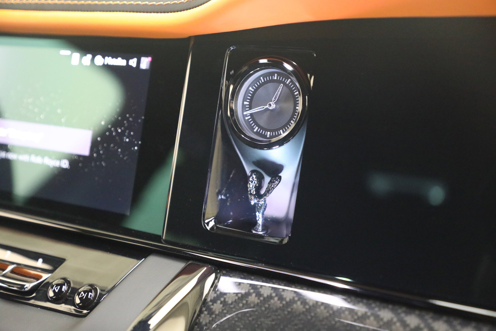 Certified 2026 Rolls-Royce Cullinan Black Badge image 31