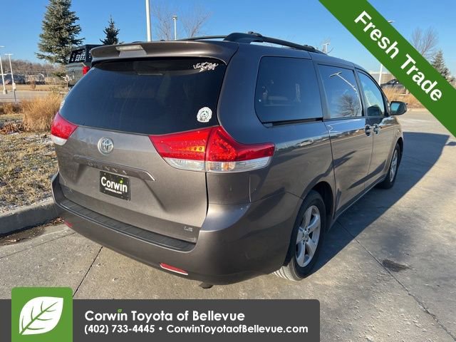 Used 2011 Toyota Sienna LE image 3
