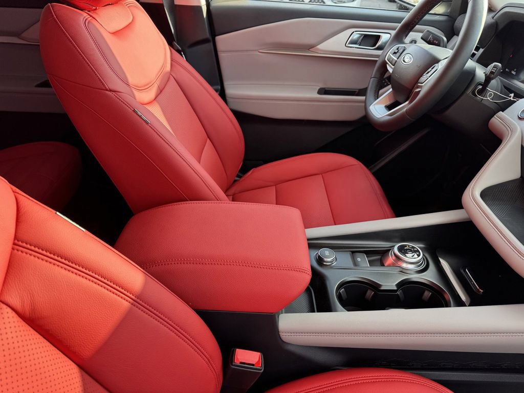 New 2025 Ford Explorer Active w/ Active Comfort Package RWD image 6