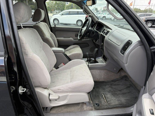 Used 2001 Toyota 4Runner SR5 w/ Sport Pkg AWD/4WD image 12