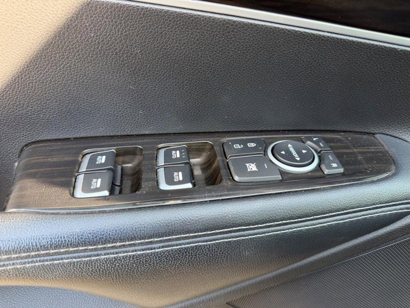 Used 2019 Kia Sorento LX FWD image 18