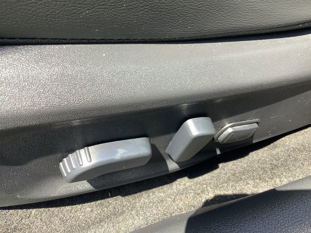 Used 2024 Nissan Sentra SR w/ SR Premium Package FWD image 25