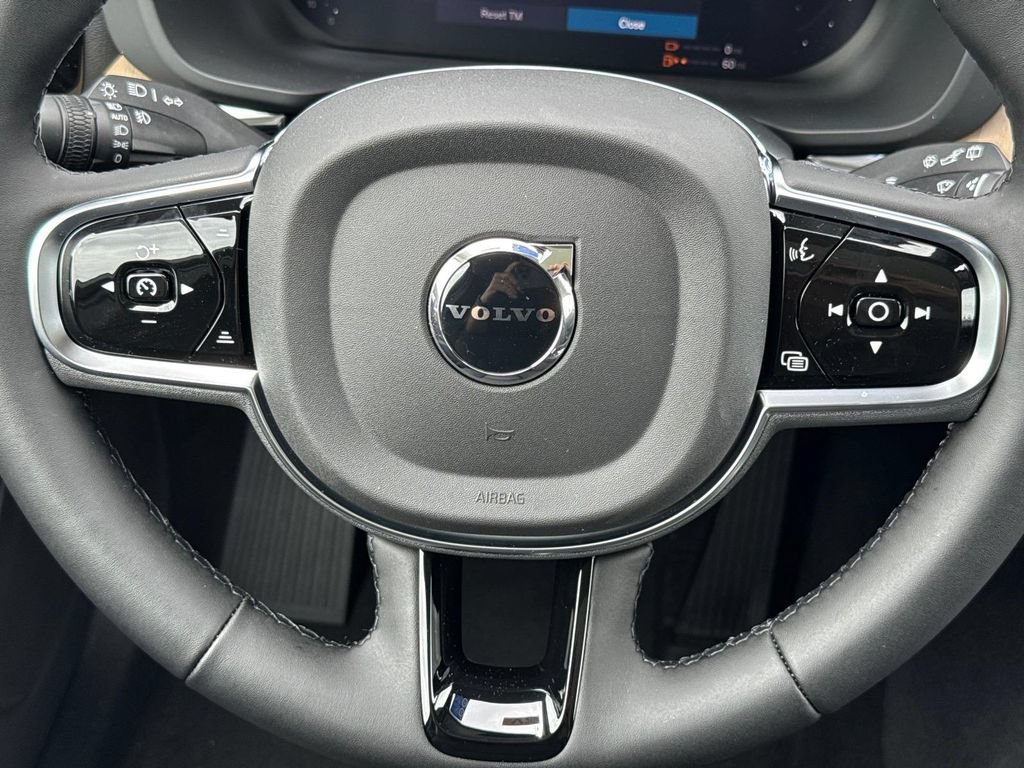 New 2026 Volvo XC60 T8 Plus w/ Protection Package Premier AWD/4WD image 12